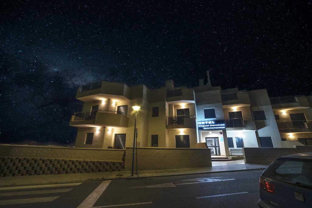 Hotel Miguel Sanchez Alhaurín de la Torre Exterior foto